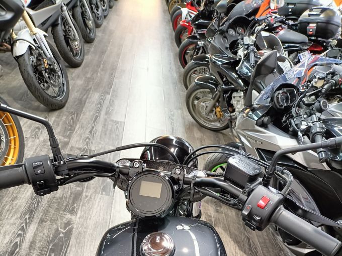YAMAHA XV 950 BOLT R 4