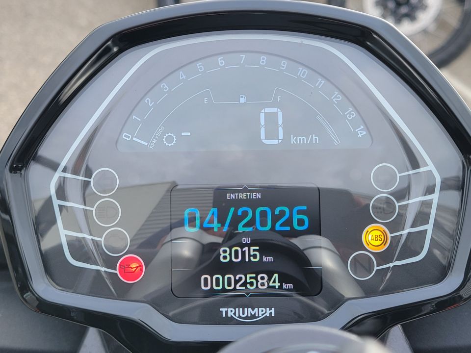 TRIUMPH STREET TRIPLE 765 R 4