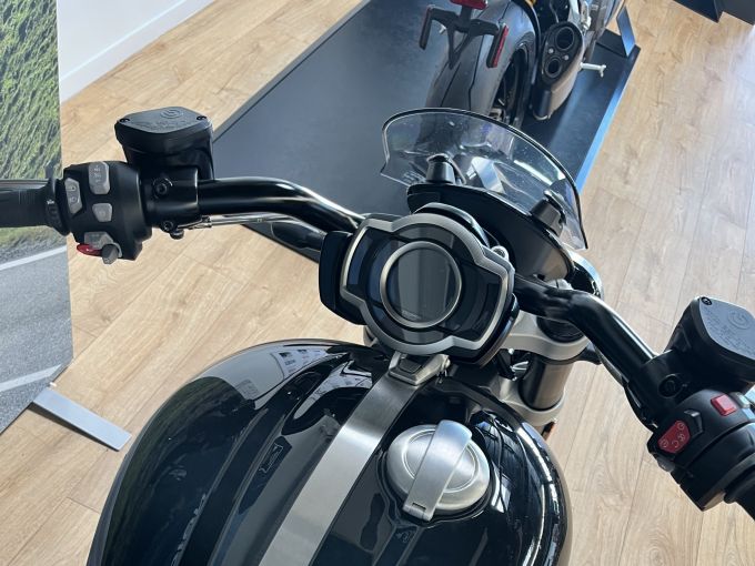 TRIUMPH ROCKET 3 GT 4