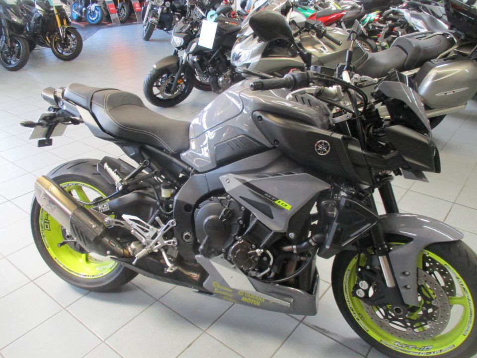 YAMAHA MT-10 4