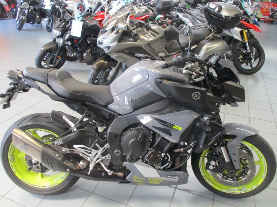 YAMAHA MT-10 4