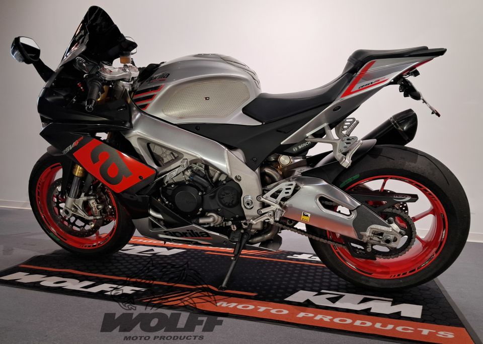 APRILIA RSV4 1000 RR 4