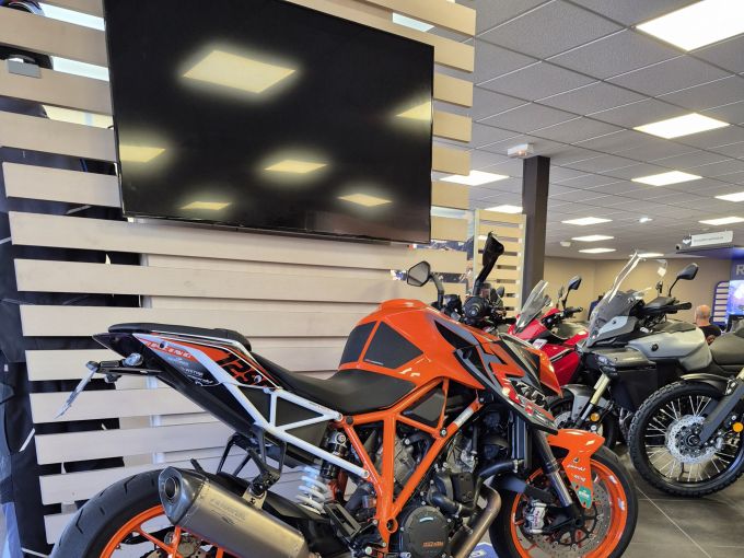 KTM 1290 SUPER DUKE R 4