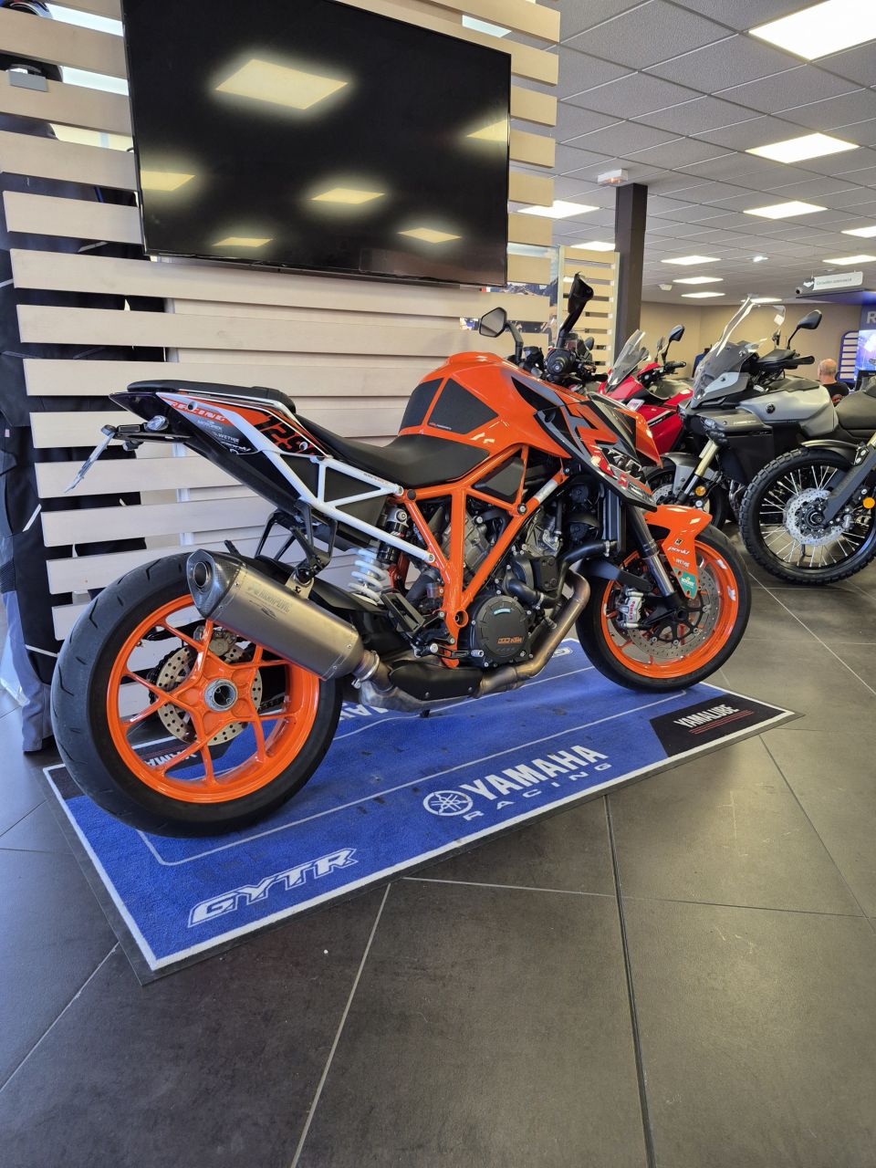 KTM 1290 SUPER DUKE R 4