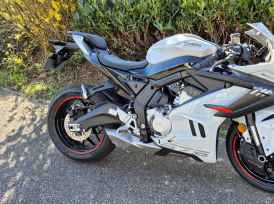 CF MOTO 675 SR R - 2025