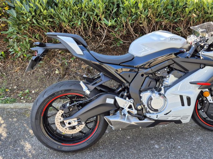 CF MOTO 675 SR R 4