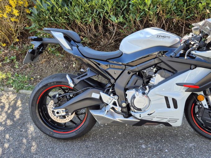 CF MOTO 675 SR R 4