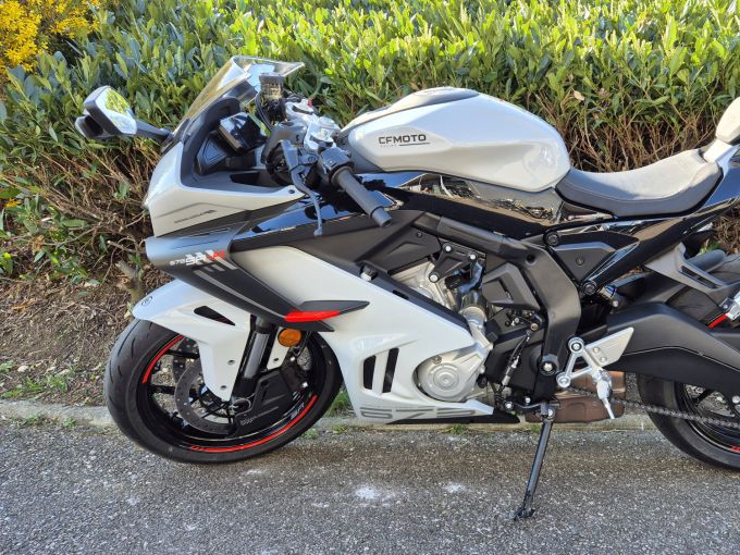 CF MOTO 675 SR R 4