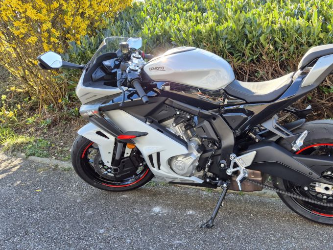 CF MOTO 675 SR R 4