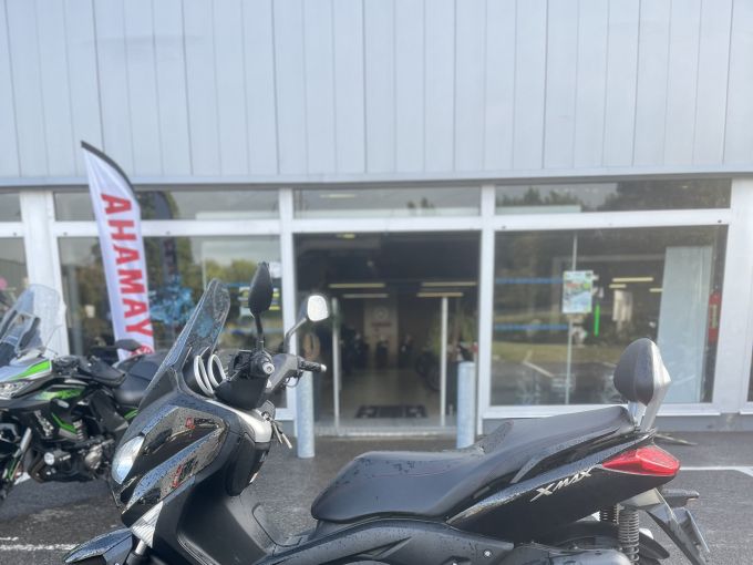 YAMAHA XMAX 125 4