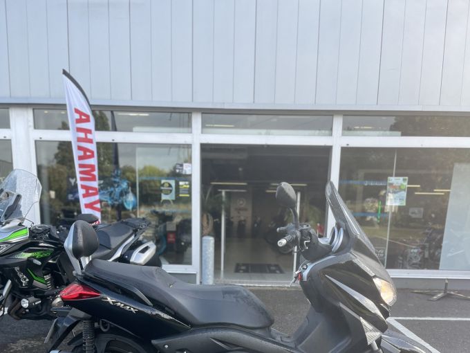 YAMAHA XMAX 125 4