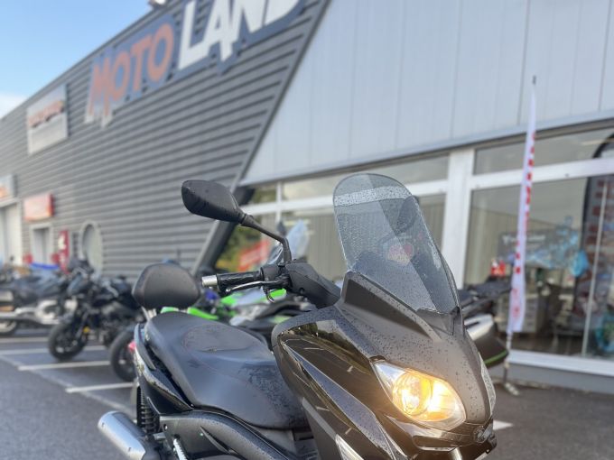 YAMAHA XMAX 125 4