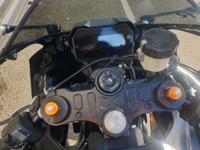 YAMAHA R7 4