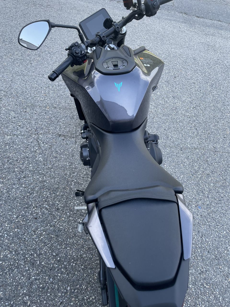 YAMAHA MT-09  Y-AMT 4