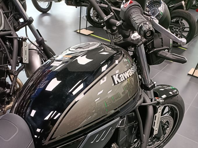 KAWASAKI Z650 RS NEUF O KMS A SASIR GARANTIE 4 ANS COULEUR 24 4
