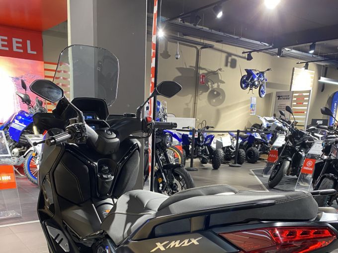 YAMAHA XMAX 125 TECH MAX 4