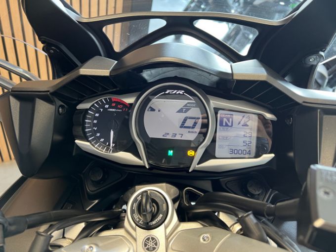 YAMAHA FJR 1300 ABS 4