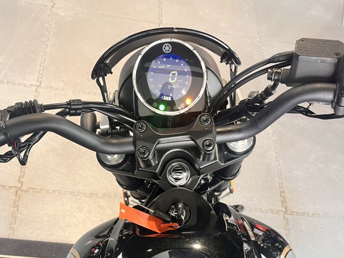 YAMAHA XSR 125 Legacy 4