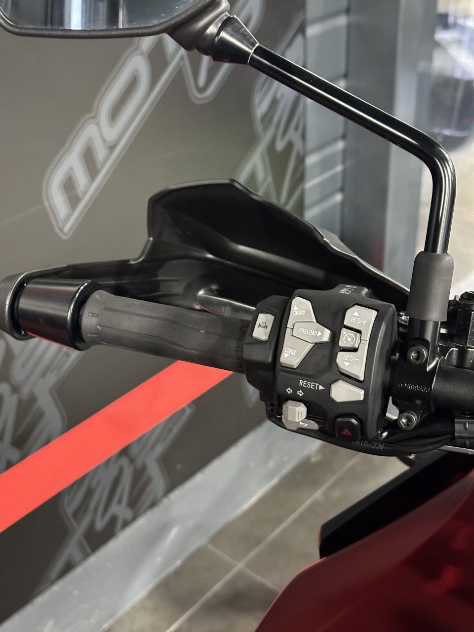 KAWASAKI VERSYS 1000 SE GT 4