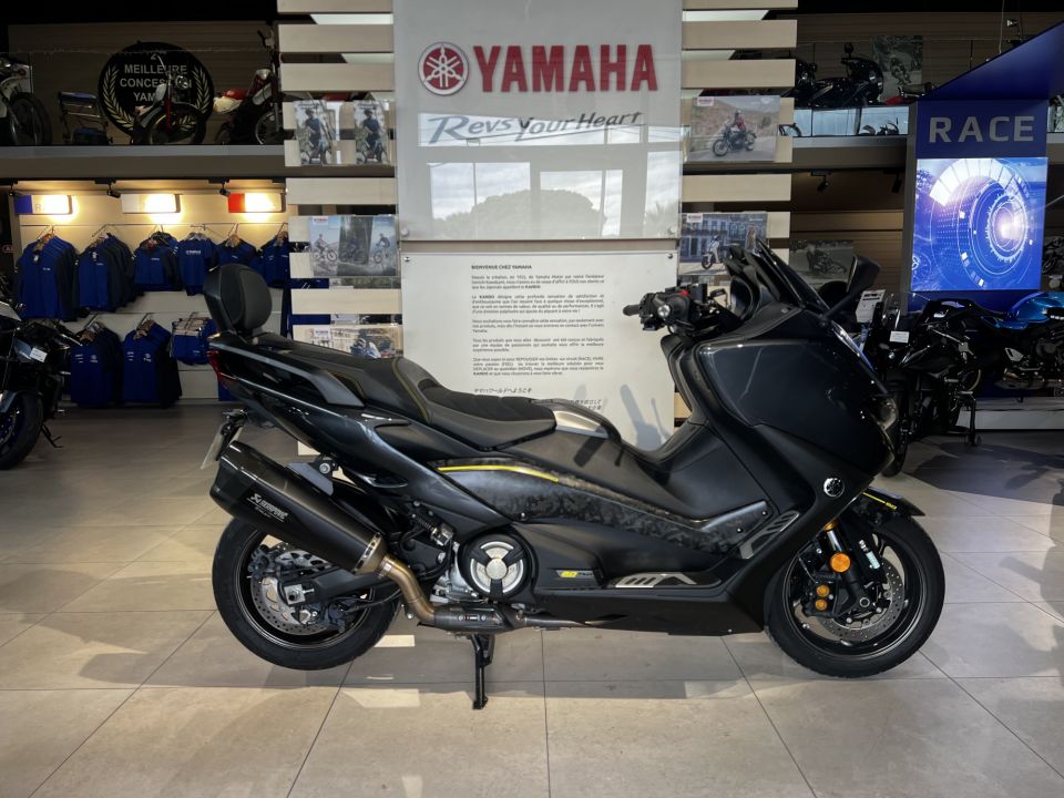 YAMAHA T-MAX 560 AKRAPOVIC 20E ANNIVERSAIRE 199€/MOIS* + DE 4800€ D'EQUIPEMENT GTIE 12 MOIS 4