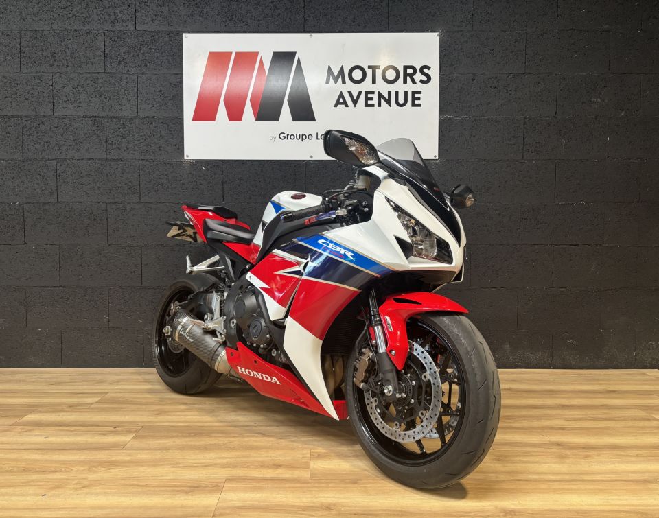 HONDA CBR 1000 RR FIREBLADE 4