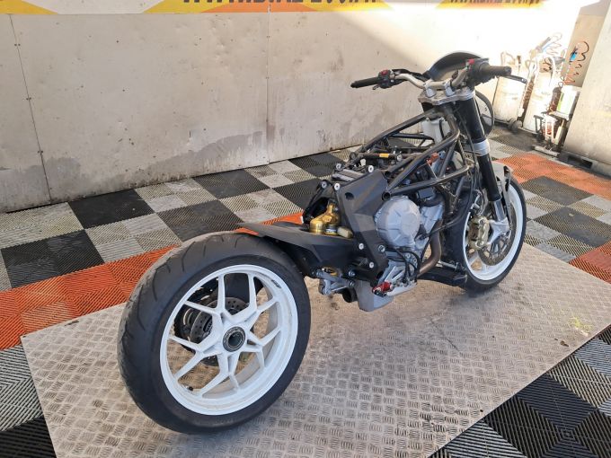 MV AGUSTA BRUTALE 800 4