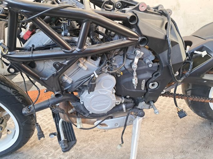 MV AGUSTA BRUTALE 800 4