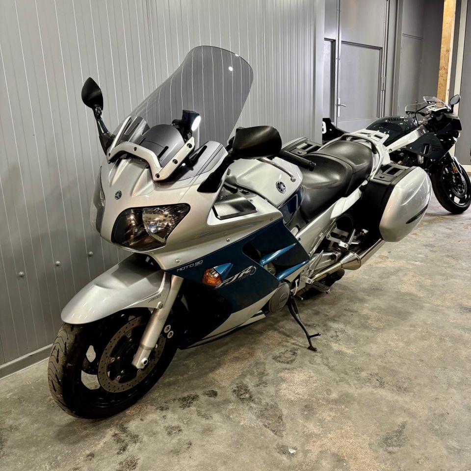 YAMAHA FJR 1300 4