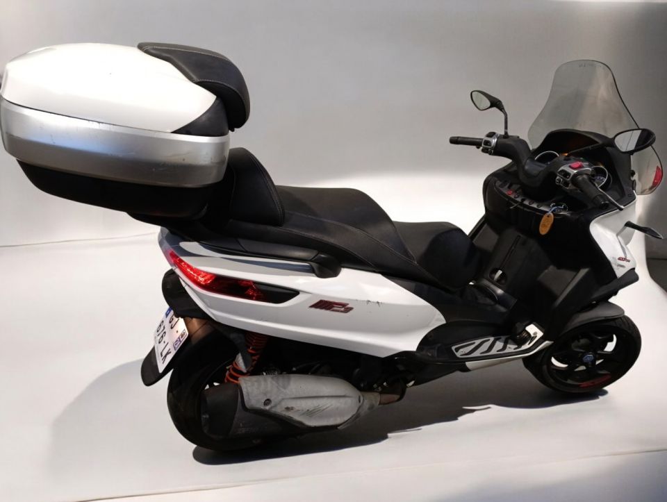 PIAGGIO MP3 400 4