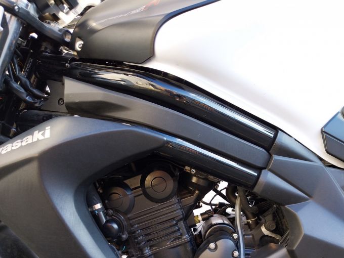 KAWASAKI ER-6 4