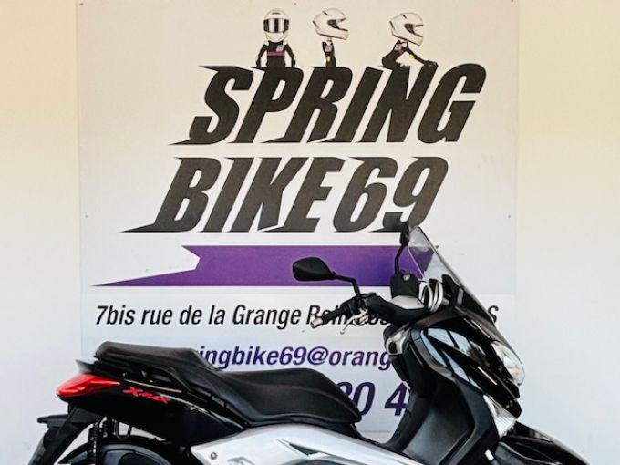 YAMAHA XMAX 125 4