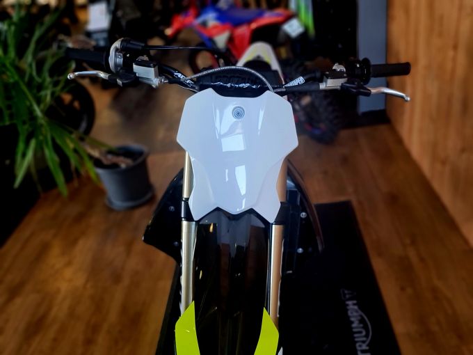 TRIUMPH TF 250-X 4