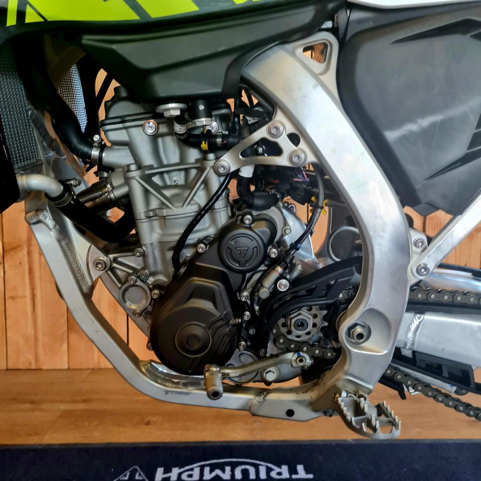 TRIUMPH TF 250-X 4