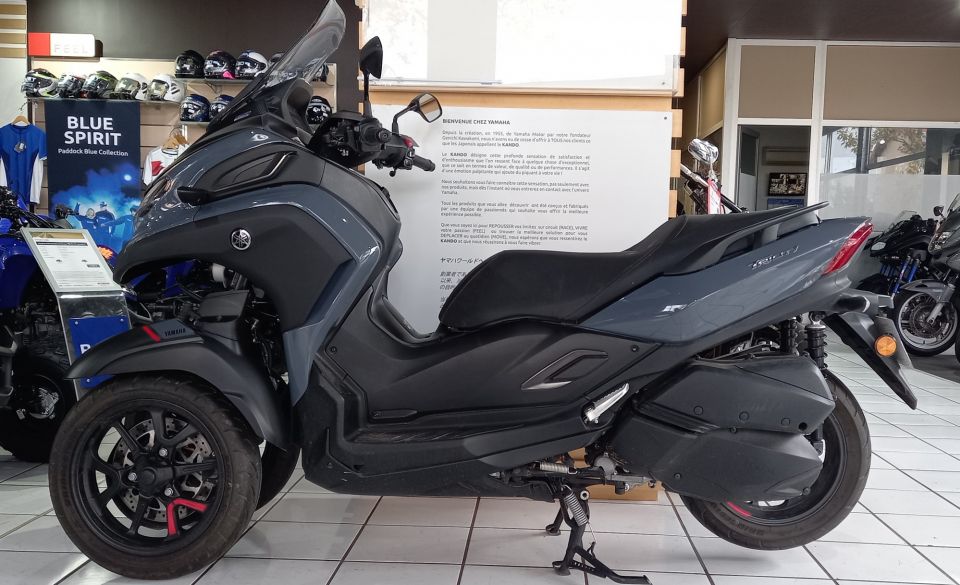 YAMAHA TRICITY 300 4