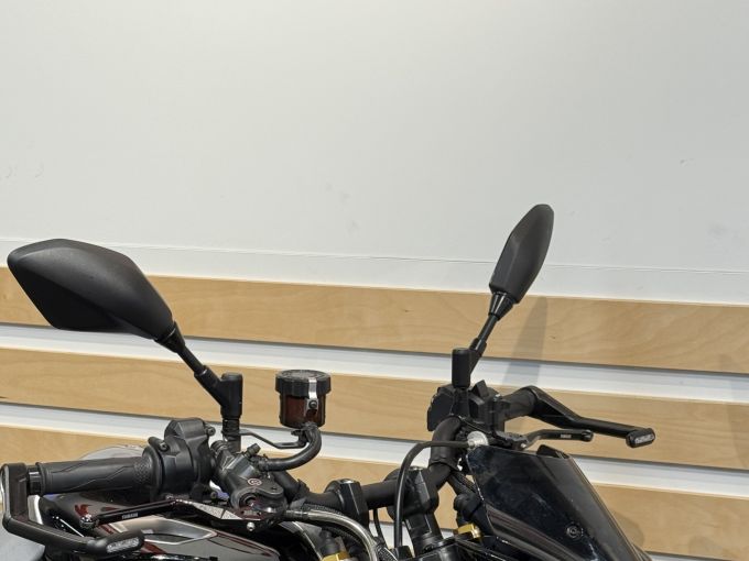 YAMAHA MT-10 SP 4