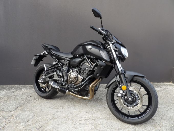 YAMAHA MT-07 4