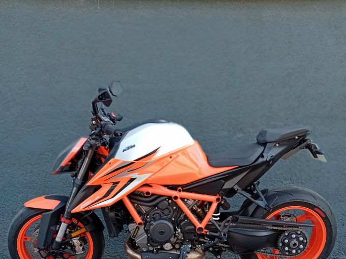KTM 1290 SUPER DUKE R 4