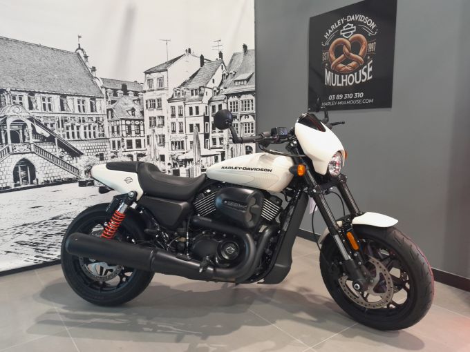HARLEY-DAVIDSON STREET ROD 750 4