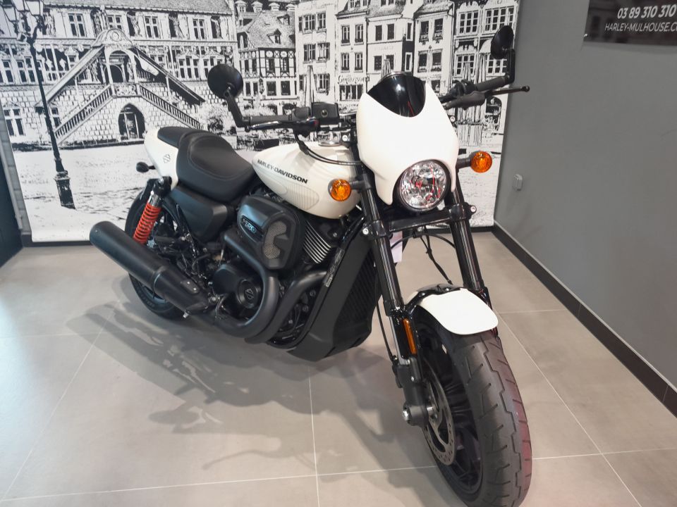 HARLEY-DAVIDSON STREET ROD 750 4