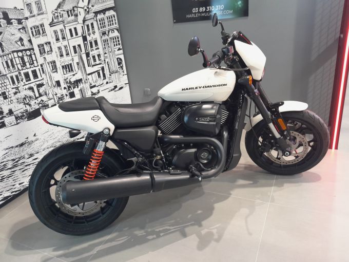 HARLEY-DAVIDSON STREET ROD 750 4