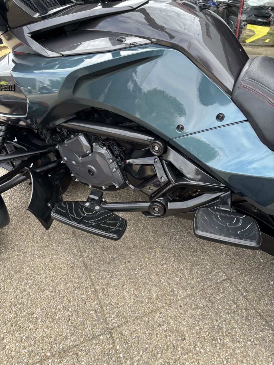 CAN-AM SPYDER F3-T LIM 4