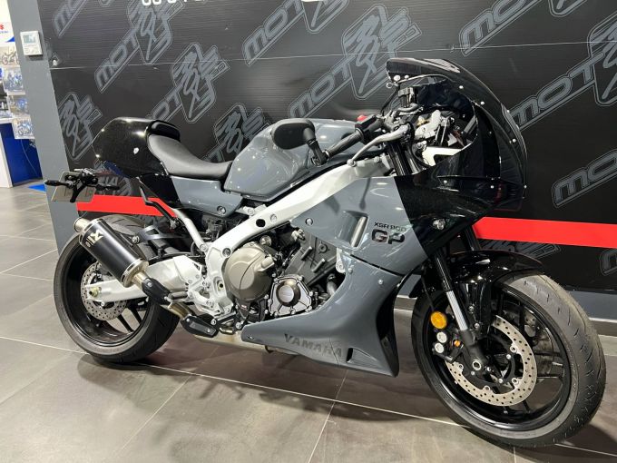 YAMAHA XSR 900 GP 4