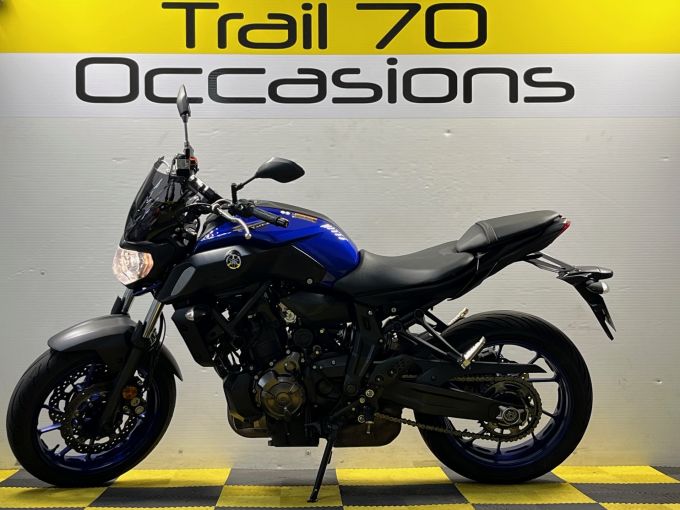 YAMAHA MT-07 4