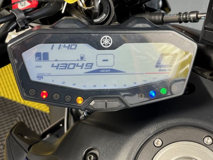 YAMAHA MT-07 4