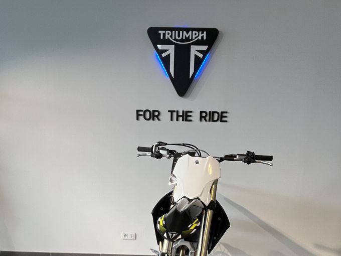 TRIUMPH TF 250-X 4