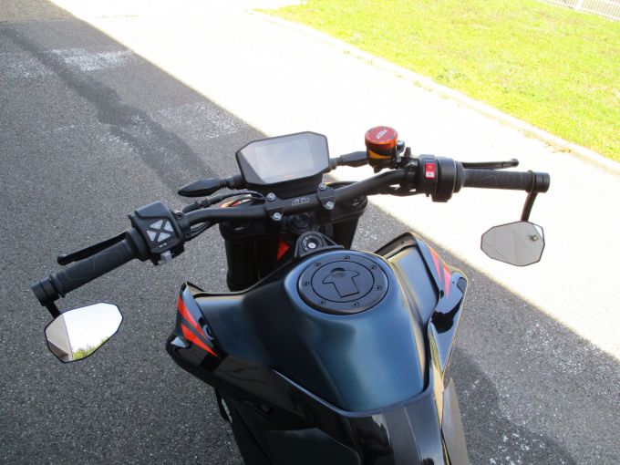 KTM 890 DUKE R 4