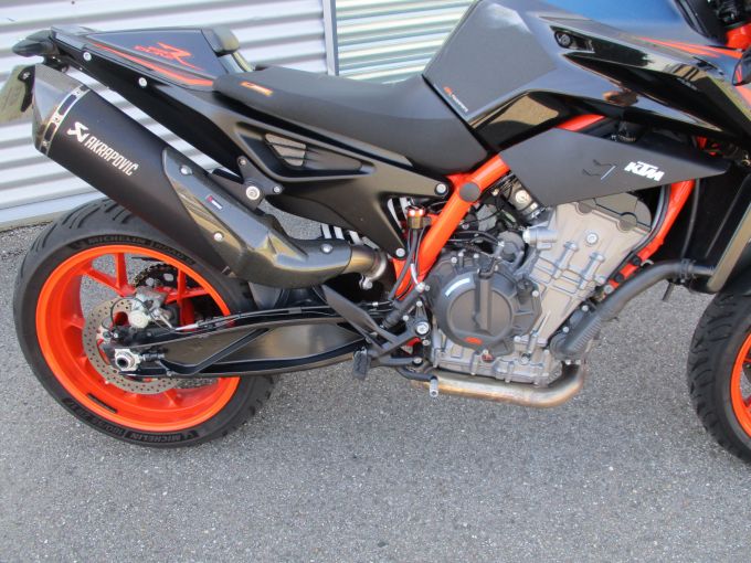 KTM 890 DUKE R 4
