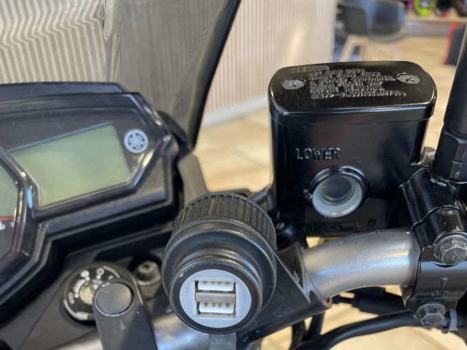 YAMAHA MT-03 4