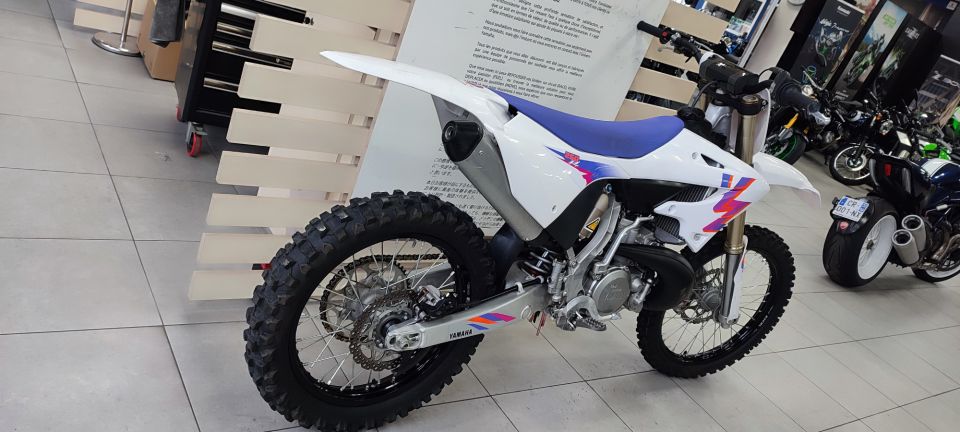 YAMAHA YZ250 4