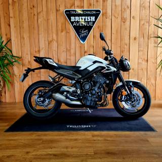TRIUMPH STREET TRIPLE 765 R - 2024